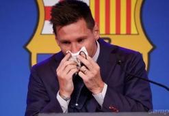 Messi gözyaşları içinde veda etti yeni adresini...