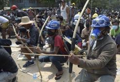 Myanmar'da maskeli kişiler, trende yolculuk yapan 5 polisi öldürdü
