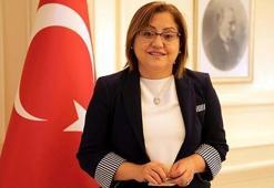 Fatma Şahin maaşını afetzedelere bağışladı