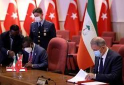 Bakan Akar ile Ekvator Ginesi mevkidaşı Okoma, anlaşma imzaladı