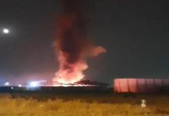 Bursa'da geri dönüşüm tesisi atık toplama alanında yangın