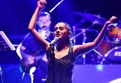 Yıldız Tilbe: Korkmayın içliklerim var!