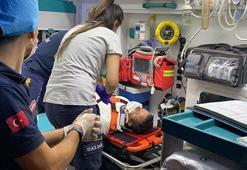 Yaralı sürücü, 'Çalışmam lazım' diyerek ambulanstan inmek istedi