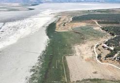 Kuruyan gölleri gasp edip para kazanıyorlar