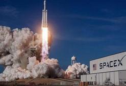 SpaceX uzaya 4 'amatör astronot' gönderdi