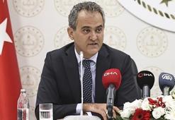 Bakan Özer, İstanbul'da ilçe milli eğitim müdürleriyle bir araya geldi