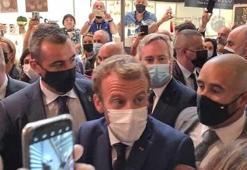 Fransa Cumhurbaşkanı Macron'a bir şok daha! Tokattan sonra yumurtalı saldırı...