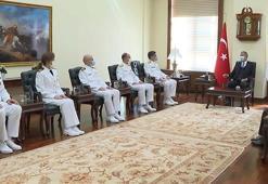 Bakan Akar'dan Deniz Kuvvetleri Günü kutlaması
