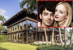 Sophie Turner ve Joe Jonas’ın malikanesinin fiyatı dudak uçuklattı!