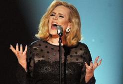 Adele yeni aşkını sosyal medyadan ilan etti!