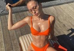 Duygu Özaslan mavi bikinisiyle ortalığı yaktı geçti!