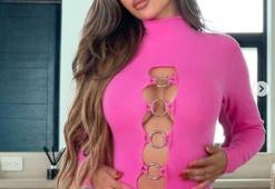 Janet Guzman minik bikinisiyle masa tenisi oynadı