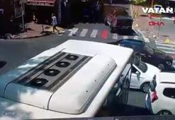 Sosyal medya fenomeni kaza yapıp telefonunu çaldırdı