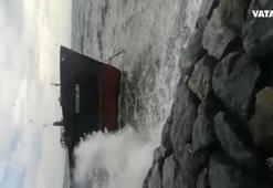 Zeytinburnu'na sürüklenen gemi karaya oturdu!