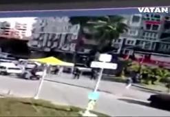 İzmir'deki depremde Rıza Bey apartmanının çökme anı kamerada!