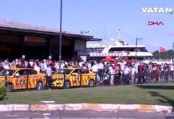 Eminönü İskelesi'nde sıra tartışması çıktı! Kadın kadına uçan tekme attı