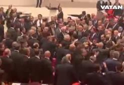 Meclis'te yumruklu kavga! Son görüntüler...