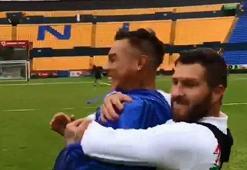 İki yıldız sahanın ortasında güreşti!