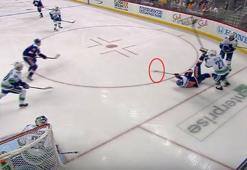 Buz Hokeyi maçında inanılmaz gol! Pes etmedi ve...