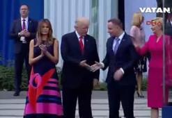 Trump'ın eli havada kaldı