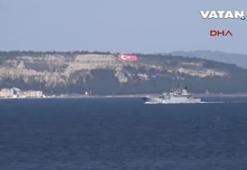 Rus savaş gemisi Çanakkale'yi böyle geçti!