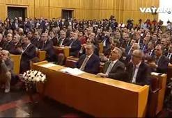 Bahçeli: "Bu sözde bayrağın dalgalanmasına kim izin verdi?"