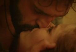 Çok Uzak Fazla Yakın Film Fragmanı