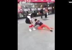 Restorantta iç çamaşırını çekti