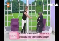 Tarkan'ın albümünü öpüp başına koydu