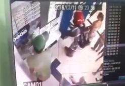 Acemi hırsızın silahını çaldılar!