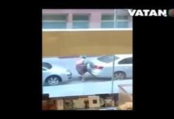 Yolun ortasında tuvaletini yaptı