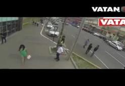 Laf attığı kadın annesi çıkınca...