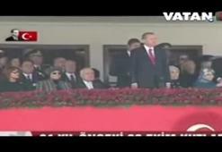 29 Ekim törenlerinde huysuzlanan at, Erdoğan'ı güldürdü