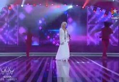 Ajda Pekkan geceye damga vurdu..