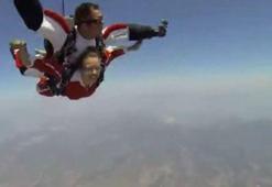 Simge Fıstıkoğlu paraşütle atladı ve..