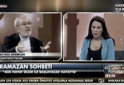 Ece Üner'den Demircan'a: Sevişmek ibadet midir hocam