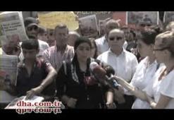 Bayrak satıcısının eşi bombaladı
