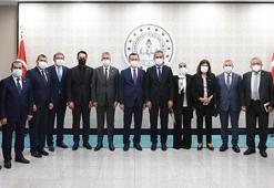 Bakan Özer, TBMM Milli Eğitim Komisyonu üyeleriyle bir araya geldi