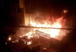 Esenyurt'ta doğal gaz kutusunda çıkan yangında 2 daire kullanılamaz hale geldi