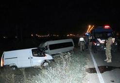 Öğretmenlerin bulunduğu minibüs ile panelvan çarpıştı: 10 yaralı