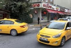 1 milyon 800 bin lira bulunan valizi takside unuttu