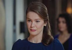 Burcu Biricik bornozlu stiliyle dikkat çekti
