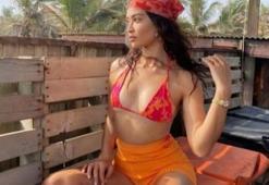 Shanina Shaik duş sonrası ıslak ıslak poz verdi!