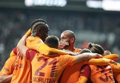 Galatasaray'da Beşiktaş derbisinin faturası çıktı! Ümit Davala ve Önder Özen Mostafa Mohamed'i değil yıldız futbolcuyu topa tuttu! 'Felç...'