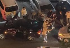 Trafiğin ortasında halay çektiler