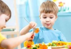 Çocuklara bilinçsiz vitamin kullandırılmamalı!