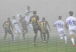 İstanbulspor-Menemenspor maçına sis engeli