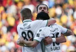Göztepe 10 kişi kaldı Konyaspor 3'te 3 yaptı