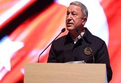 Milli Savunma Bakanı Akar, Azerbaycan’da Zafer Günü törenine katıldı