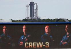 SpaceX uzaya 4 astronot gönderiyor